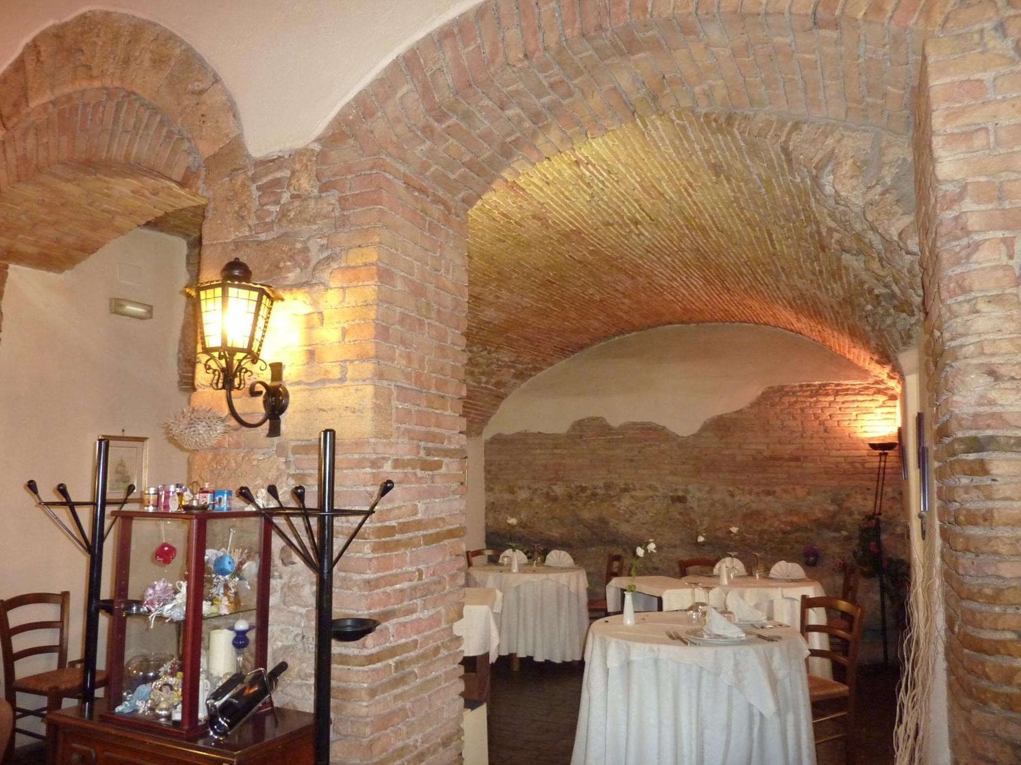 La Rocca Hotel Narni Bagian luar foto