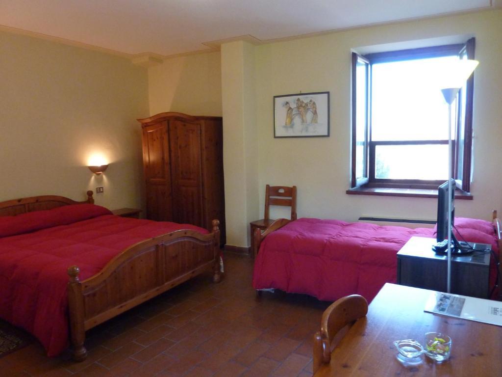 La Rocca Hotel Narni Ruang foto