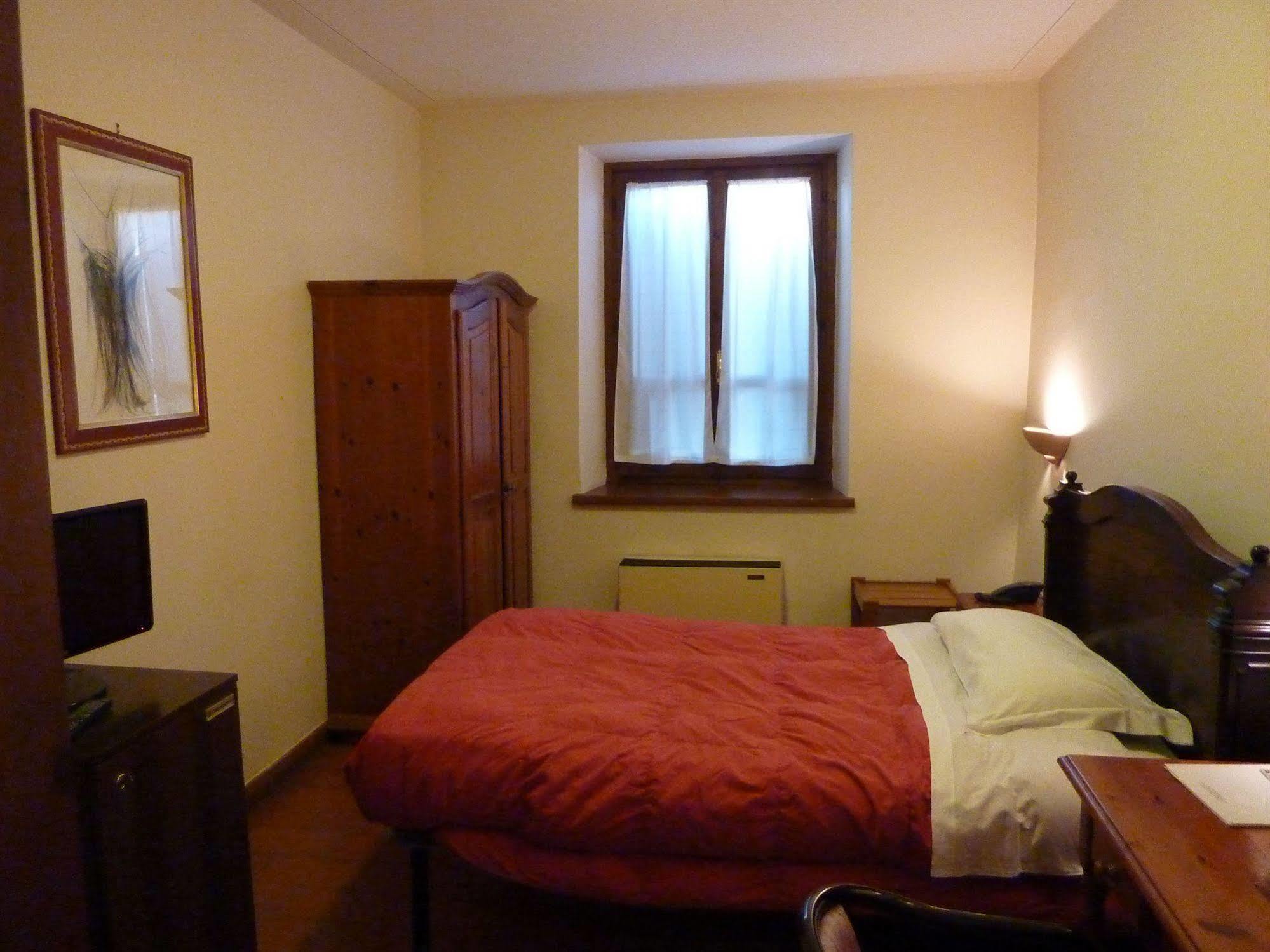 La Rocca Hotel Narni Bagian luar foto